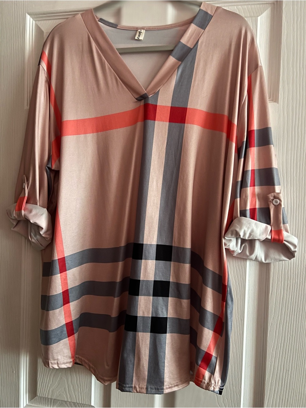 V-Neck Plaid Roll-Sleeve Tunic in Beige and Coral